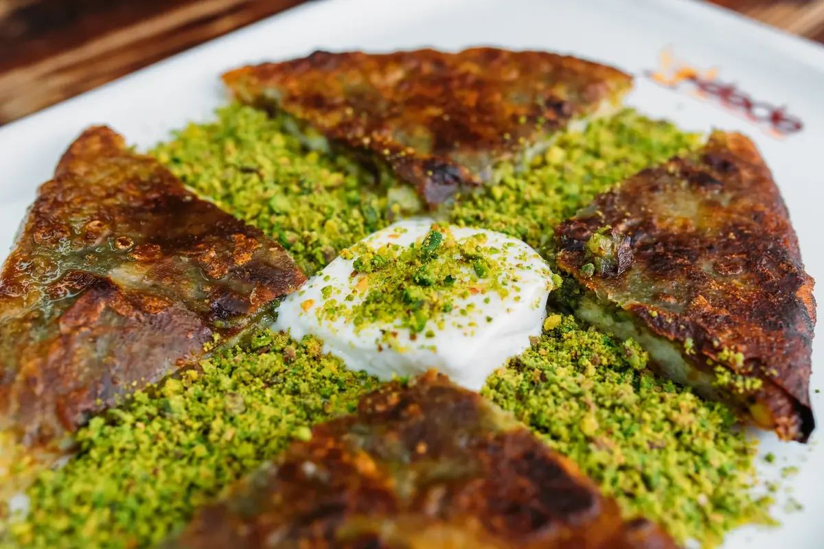 Adana'da En İyi Tatlı Nerede Yenir? Künefe, Baklava ve Katmer